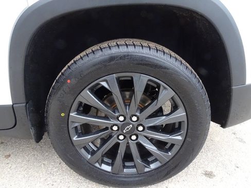 Used 2022 Chevrolet Traverse RS image 53