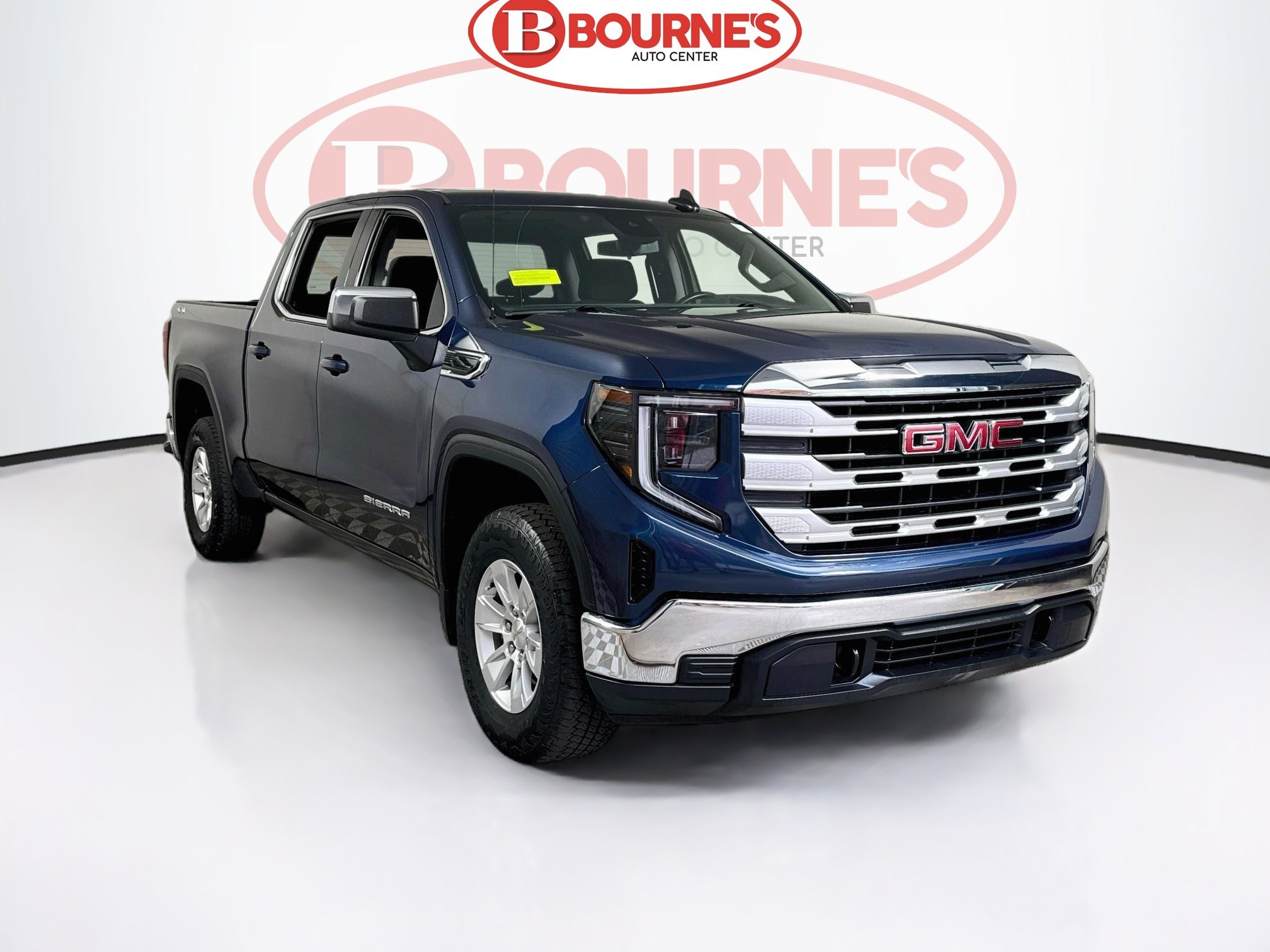 Used 2023 GMC Sierra 1500 SLE AWD/4WD image 1