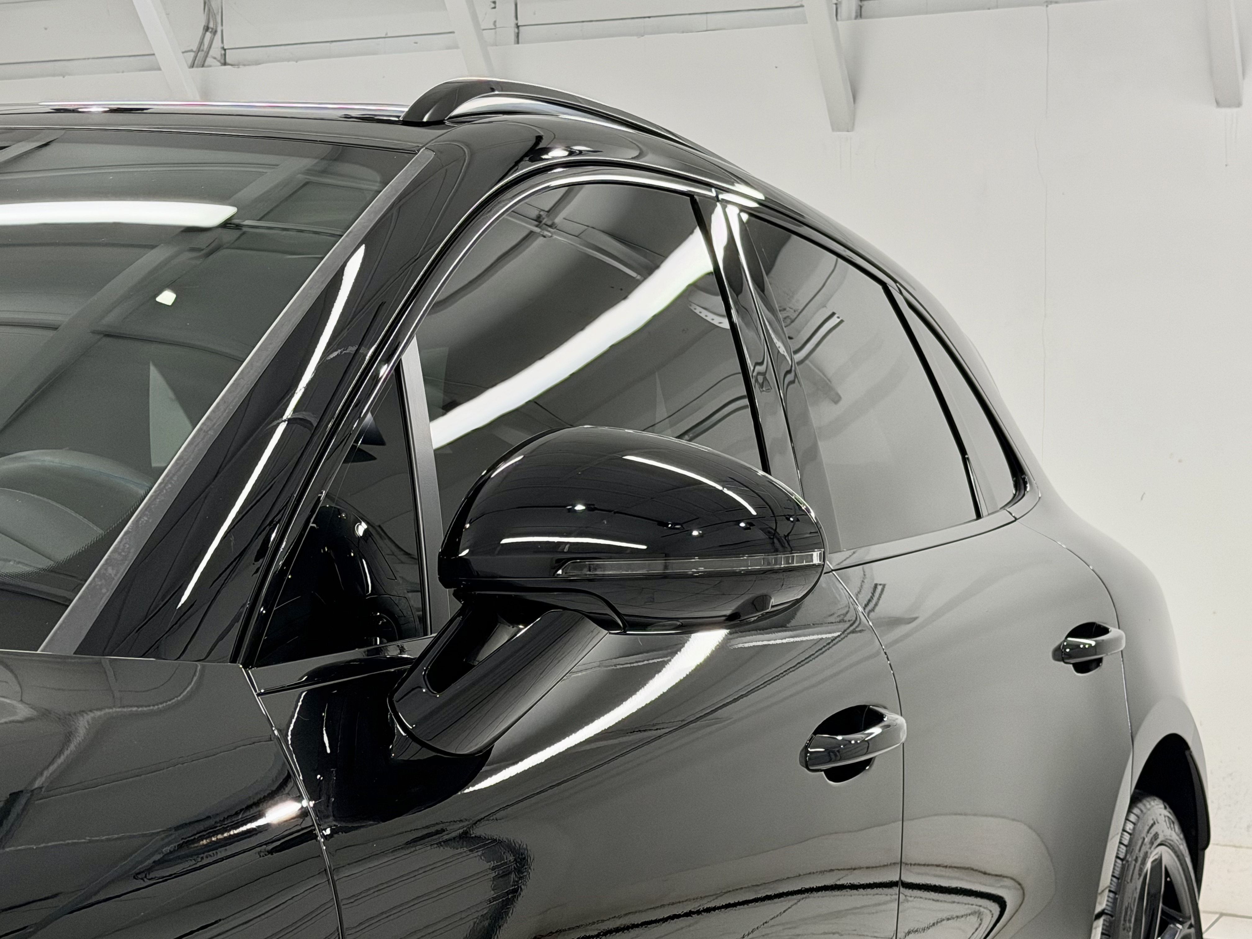 Used 2026 Porsche Macan GTS AWD/4WD image 19