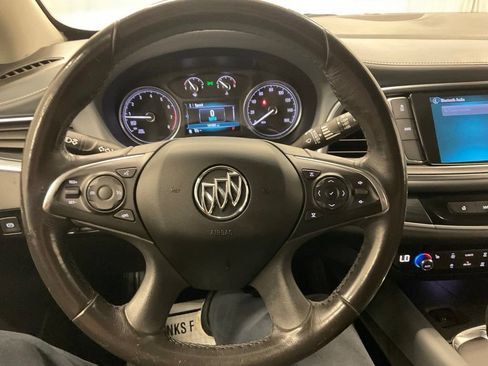 Used 2019 Buick Enclave Essence AWD/4WD image 13