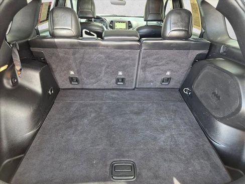 Used 2019 Jeep Cherokee Trailhawk AWD/4WD image 20