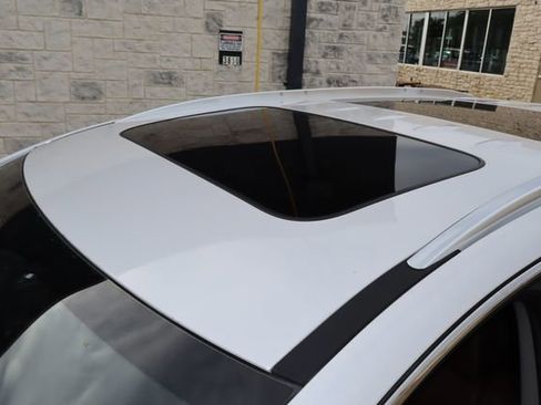 Used 2018 Buick Enclave Avenir w/ Avenir Technology Package image 4