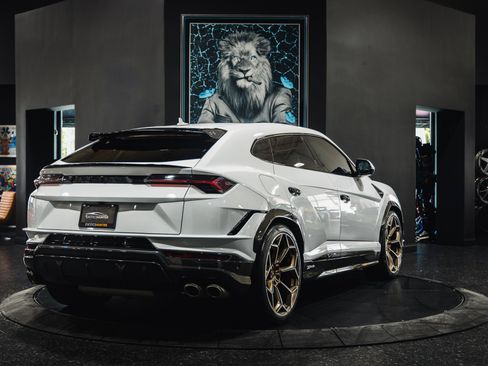 Used 2023 Lamborghini Urus Performante image 9