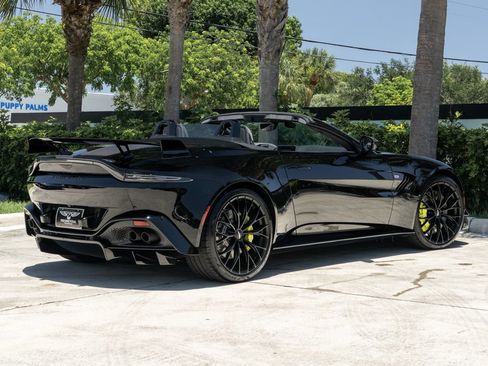 Used 2022 Aston Martin V8 Vantage Roadster RWD image 9