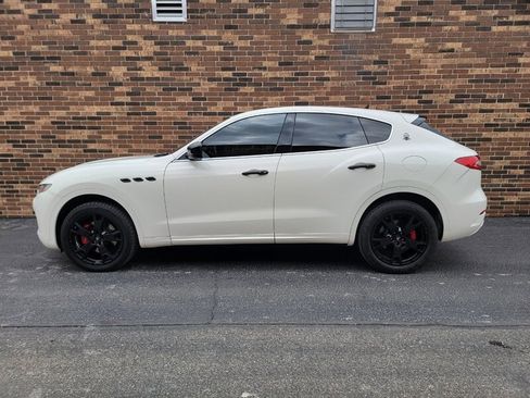 Used 2017 Maserati Levante AWD/4WD image 6