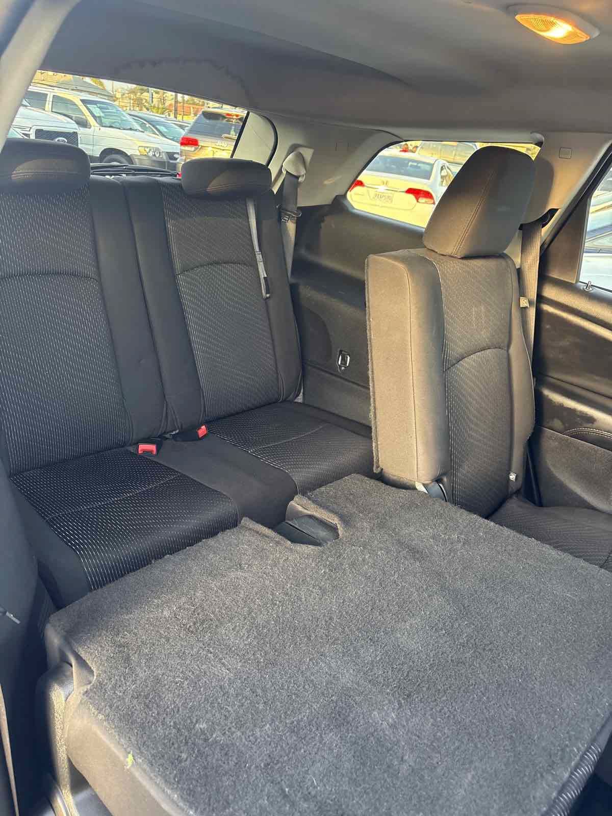 Used 2018 Dodge Journey SE w/ Blacktop Package FWD image 15