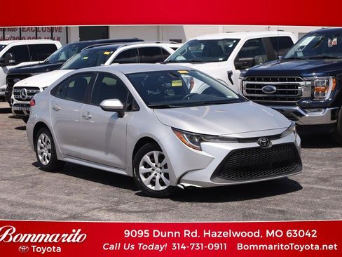 Used 2022 Toyota Corolla LE FWD image 1