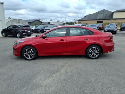 Used 2023 Kia Forte LXS w/ LXS Technology Package image 3