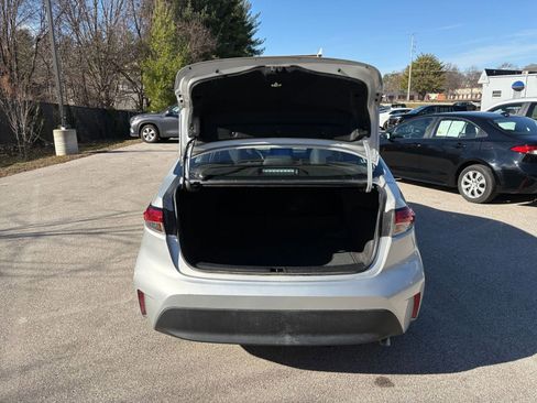 Used 2025 Toyota Corolla LE image 29