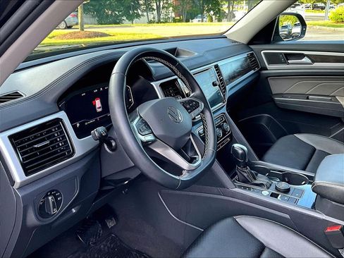 Used 2023 Volkswagen Atlas SE w/ Panoramic Sunroof Package AWD/4WD image 8
