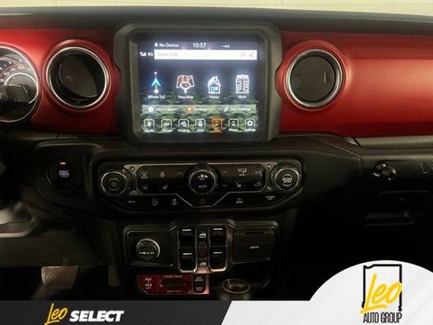 Used 2023 Jeep Wrangler Unlimited Rubicon w/ Cold Weather Group AWD/4WD image 15