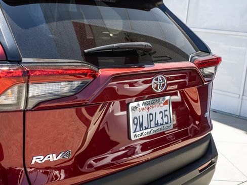 Used 2025 Toyota RAV4 LE FWD image 11
