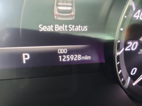 Used 2020 Toyota Highlander XLE AWD/4WD image 33