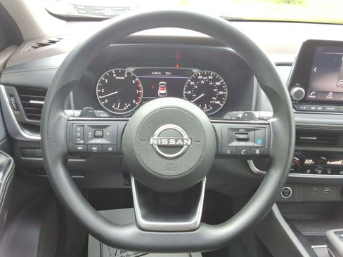 Used 2023 Nissan Rogue SV AWD/4WD image 11