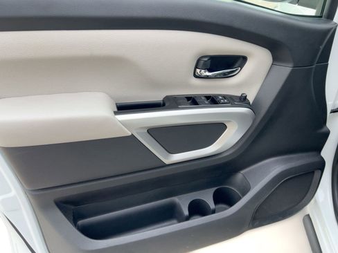 Used 2023 Nissan Titan SV w/ SV Convenience Package image 13