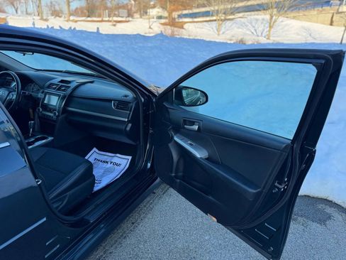 Used 2013 Toyota Camry SE FWD image 17