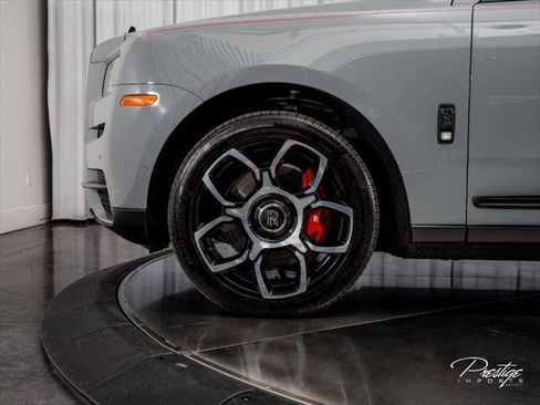 Used 2024 Rolls-Royce Cullinan Black Badge AWD/4WD image 15