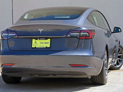 Used 2021 Tesla Model 3 Standard Range Plus image 4