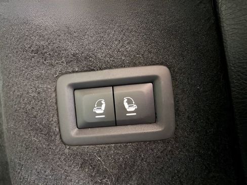 Used 2024 Jeep Grand Cherokee L Overland image 32