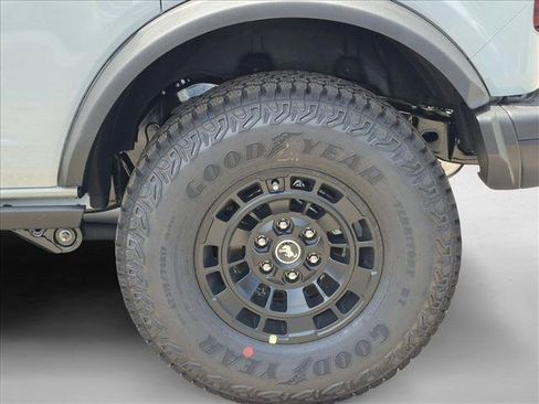 New 2026 Ford Bronco Big Bend w/ Black Diamond Package AWD/4WD image 9