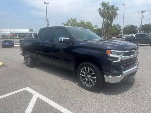 Used 2023 Chevrolet Silverado 1500 LT AWD/4WD image 3
