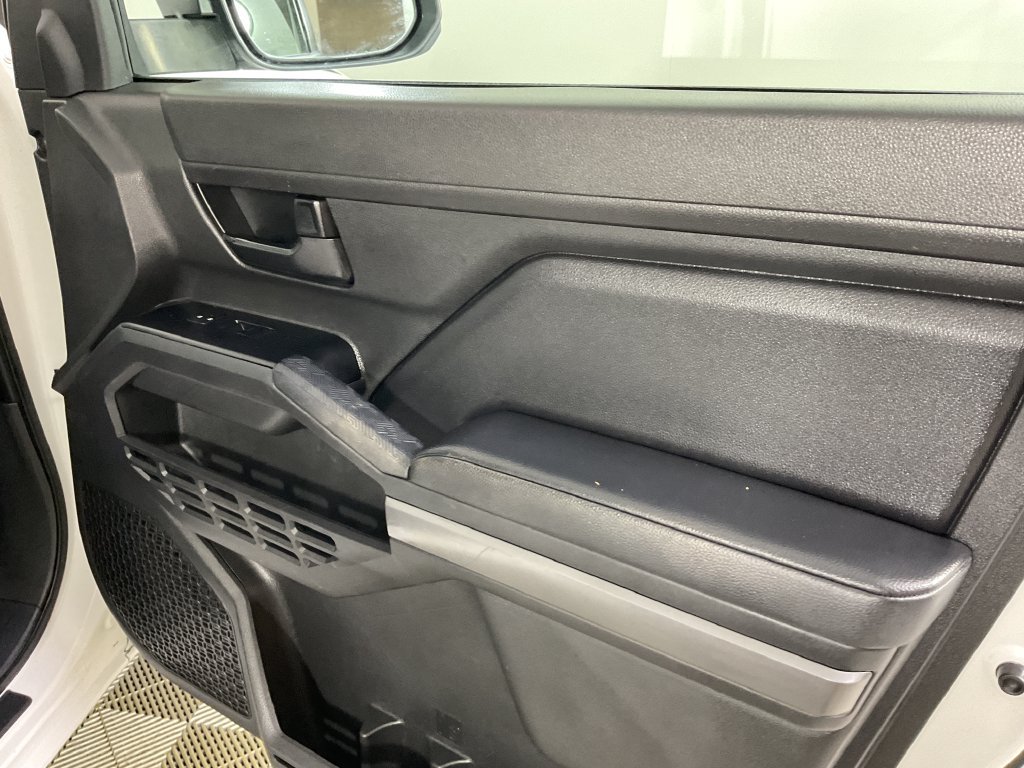 Used 2025 Toyota Tacoma SR5 AWD/4WD image 23