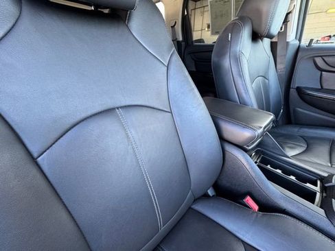 Used 2017 GMC Acadia Limited SLT image 31