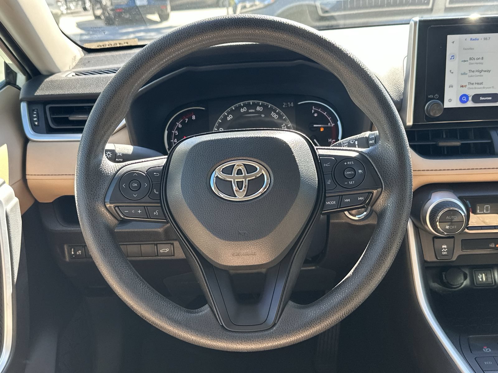 Used 2025 Toyota RAV4 XLE w/ Convenience Package FWD image 19