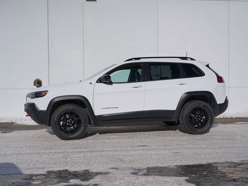 Used 2022 Jeep Cherokee Trailhawk w/ Premium Leather Package image 6