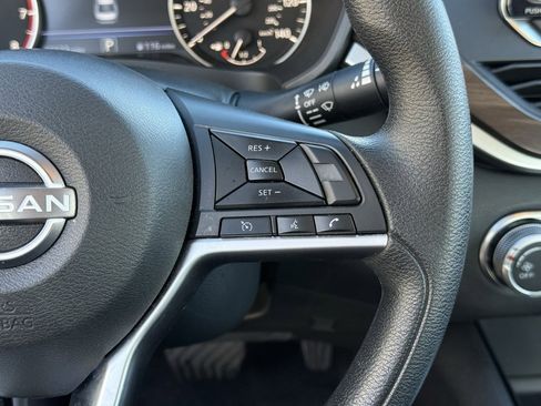 Used 2024 Nissan Altima 2.5 SV image 15