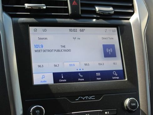 Used 2020 Ford Fusion SEL FWD image 20
