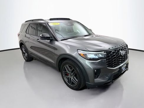 Used 2025 Ford Explorer ST w/ Sun And Sound Package AWD/4WD image 1