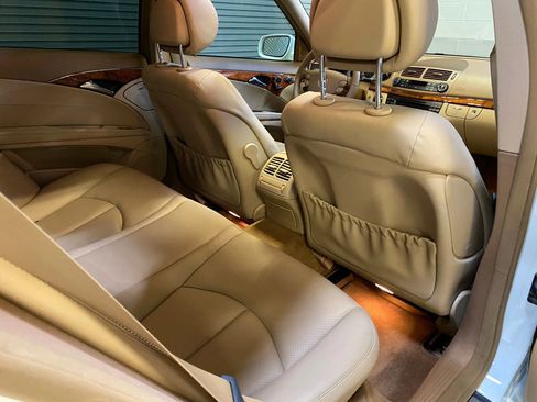 Used 2008 Mercedes-Benz E 350 Sedan image 25