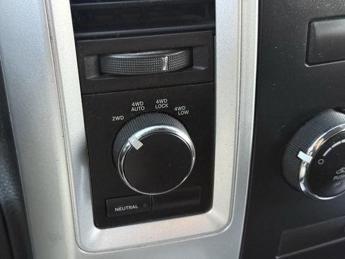 Used 2012 RAM 1500 Big Horn w/ Luxury Group image 24