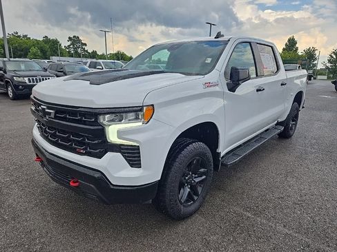 Used 2024 Chevrolet Silverado 1500 LT Trail Boss w/ Protection Package AWD/4WD image 4