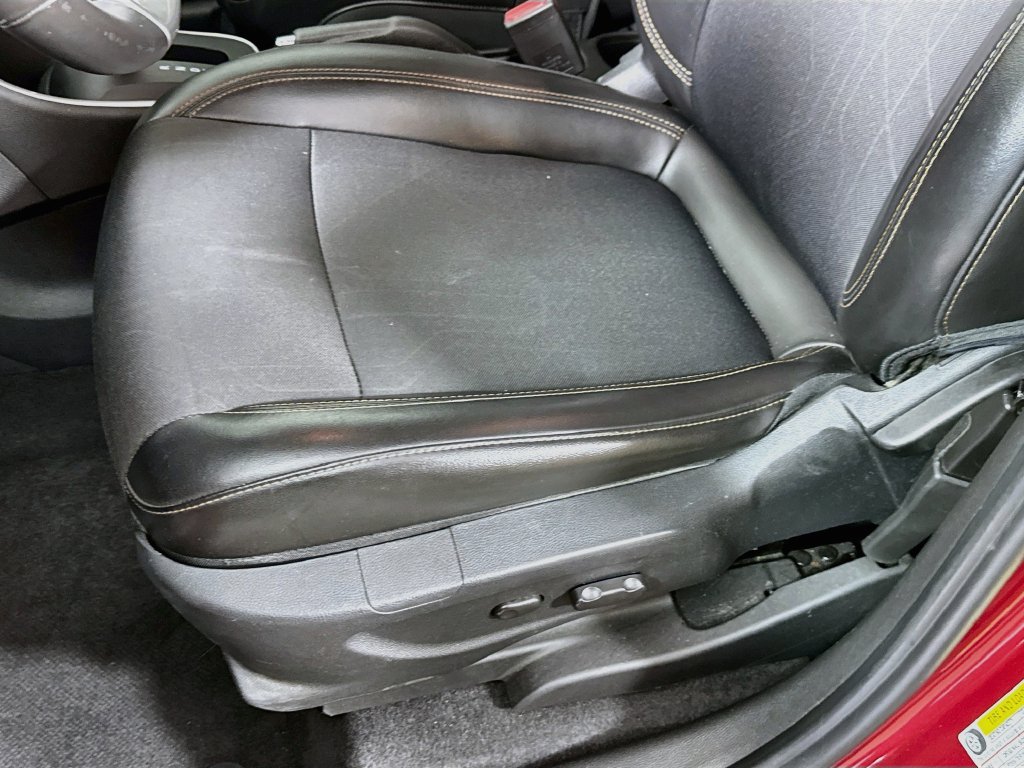Used 2018 Chevrolet Trax LT w/ LT Convenience Package FWD image 23