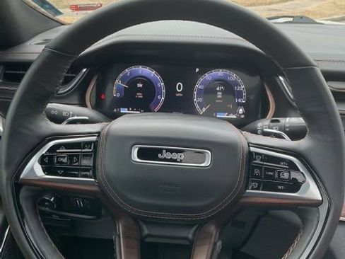 Used 2025 Jeep Grand Cherokee L Summit w/ Obsidian Package image 27