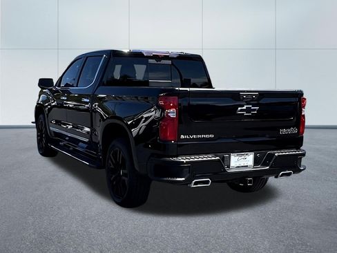 Used 2024 Chevrolet Silverado 1500 High Country w/ High Country Premium Package AWD/4WD image 4