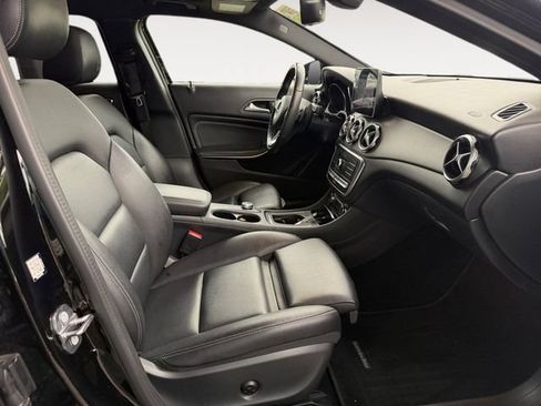 Used 2020 Mercedes-Benz GLA 250 4MATIC image 14