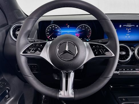 New 2026 Mercedes-Benz GLB 250 image 17