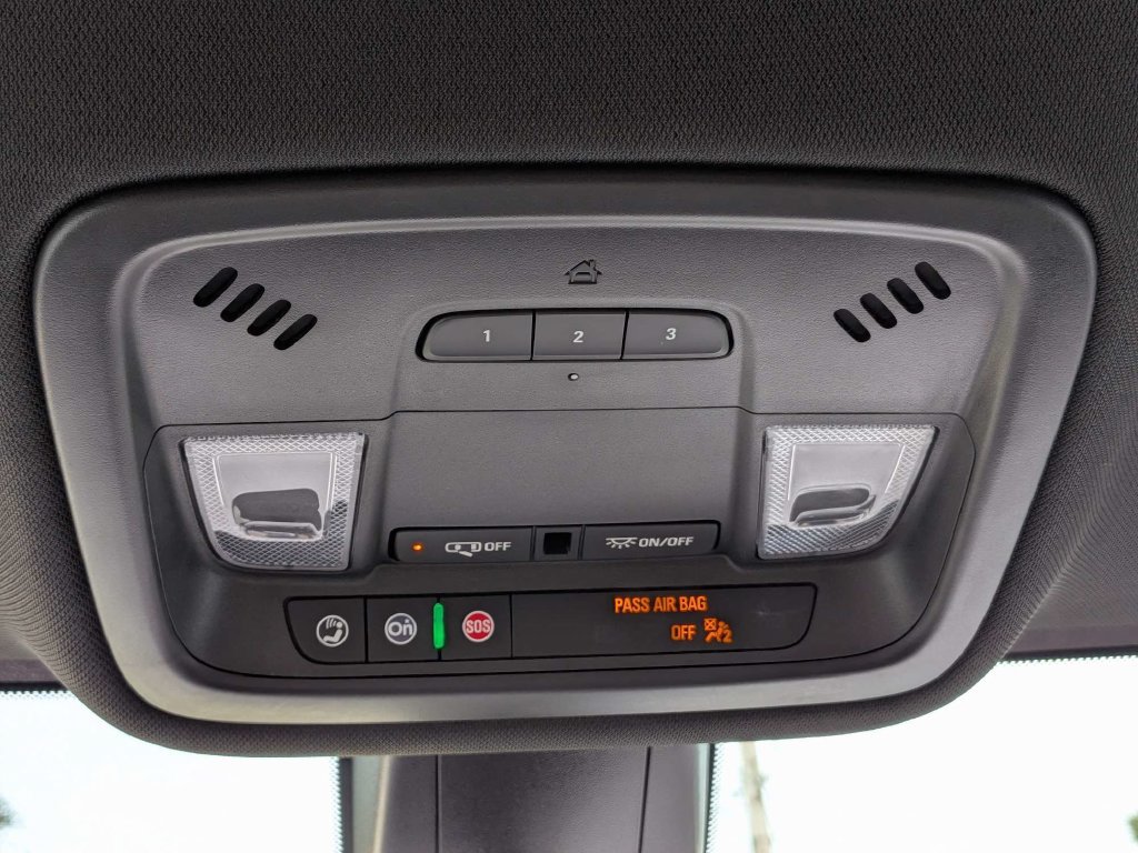 Used 2023 Chevrolet Traverse LT FWD image 29