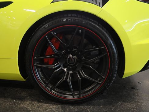 Used 2023 Chevrolet Corvette Z06 w/ Z07 Performance Package RWD image 16