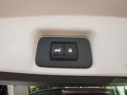 Used 2024 Nissan Ariya AWD image 56