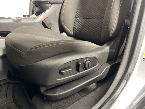 Used 2020 GMC Terrain SLE w/ Driver Convenience Package FWD image 11