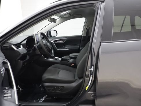 Used 2024 Toyota RAV4 XLE FWD image 5