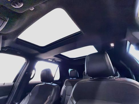 Used 2018 Ford Explorer XLT w/ Equipment Group 202A FWD image 14