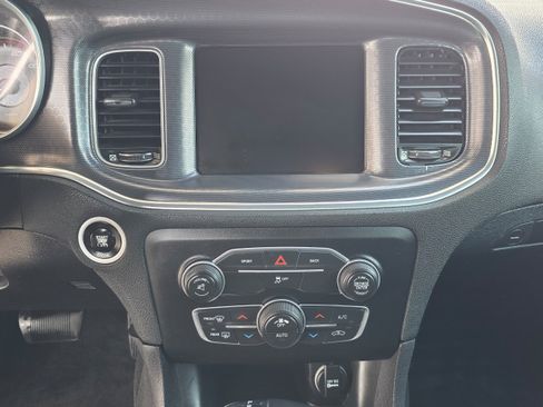 Used 2015 Dodge Charger SXT RWD image 18