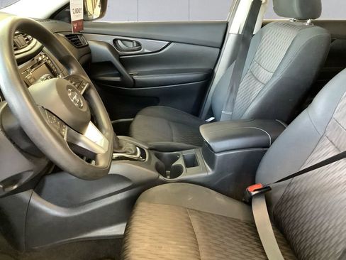 Used 2019 Nissan Rogue S image 6