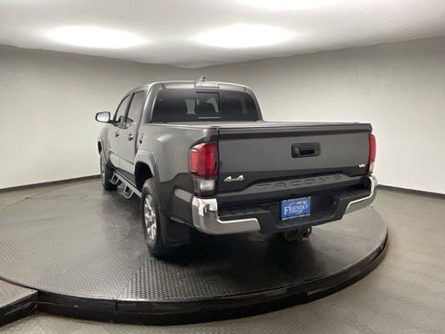 Used 2019 Toyota Tacoma SR5 AWD/4WD image 5