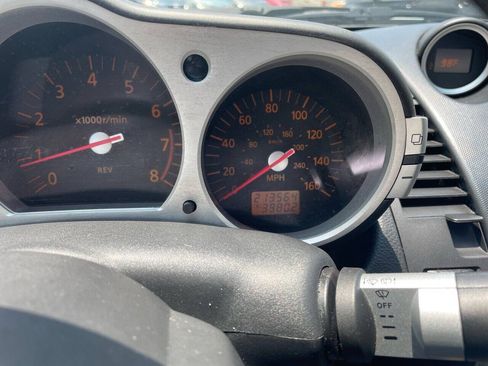 Used 2004 Nissan 350Z Enthusiast w/ Aerodynamics Pkg RWD image 17